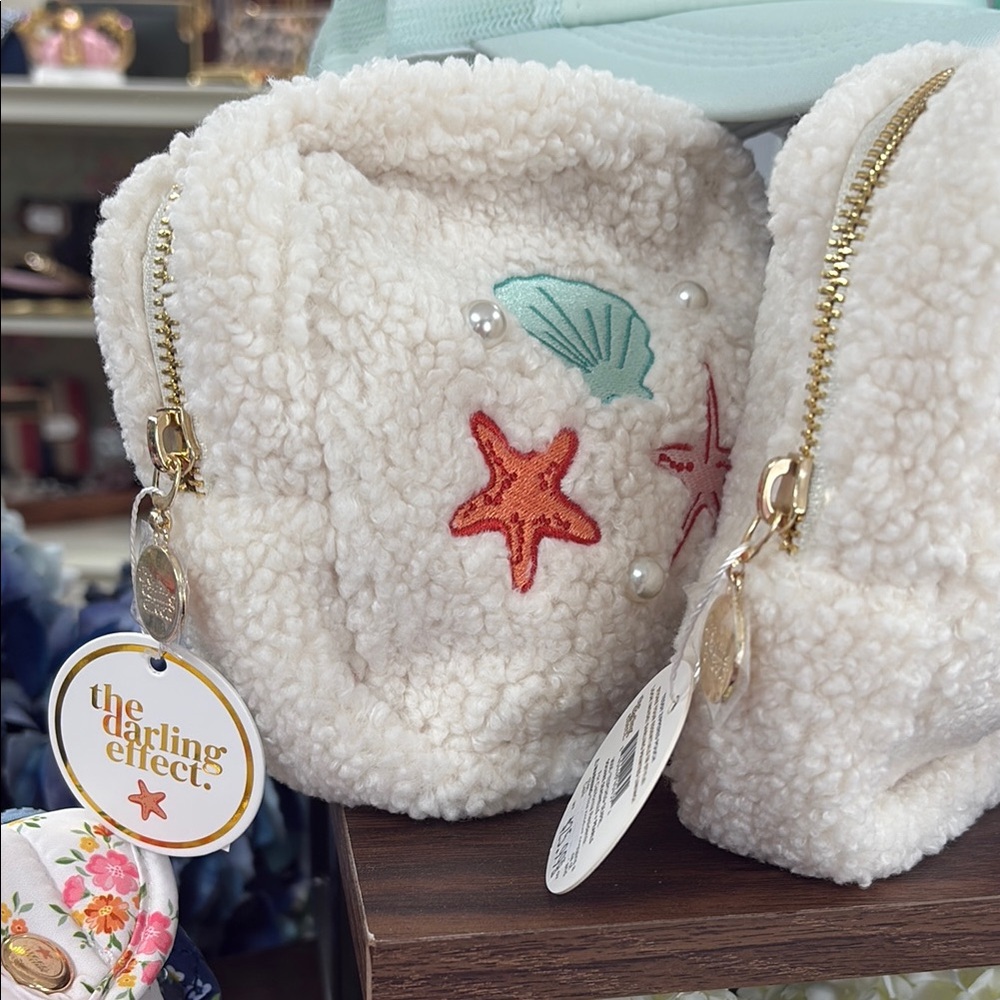 Square seashells and pearls pouch